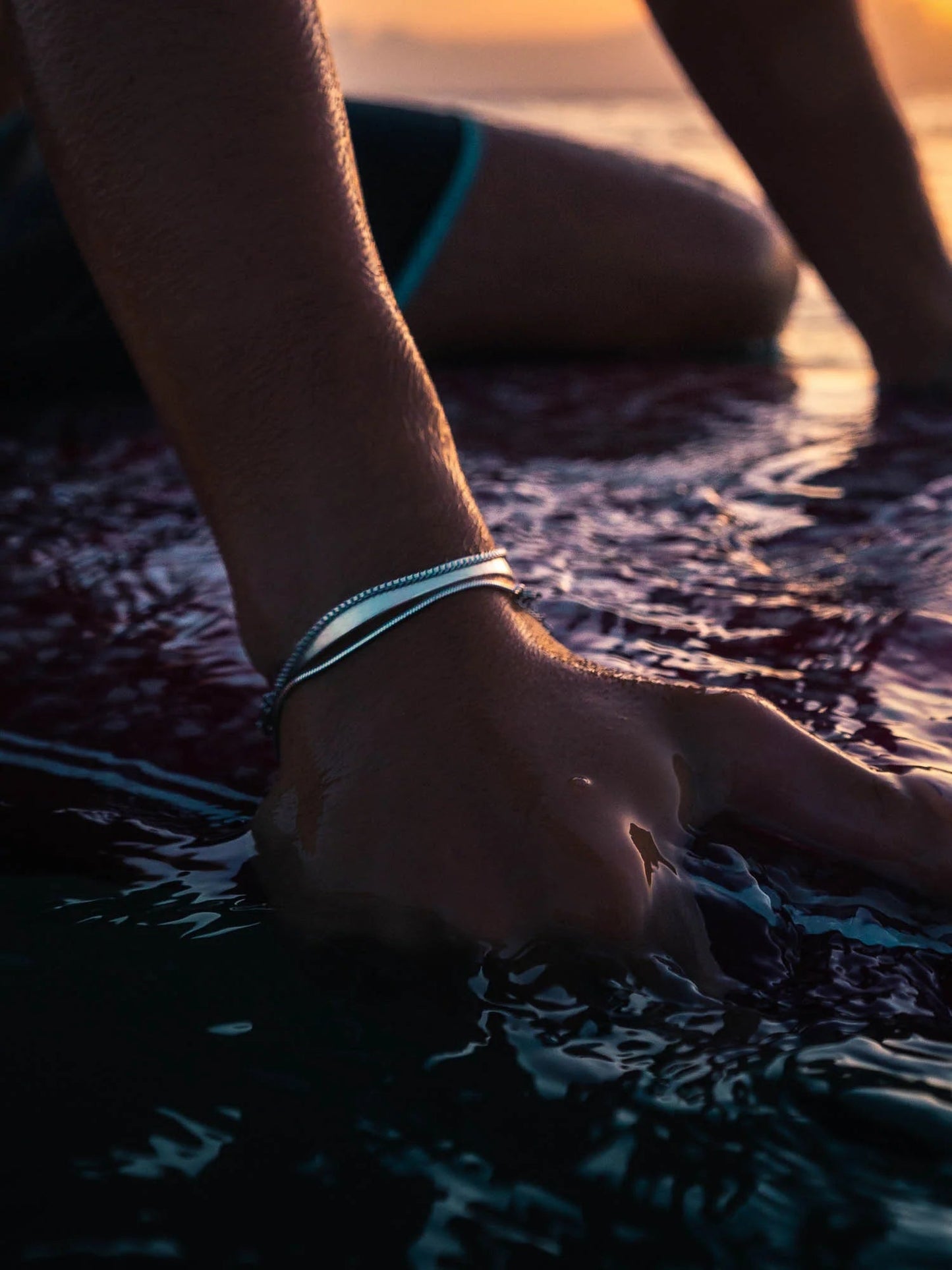 Loravento Unisize Steel Cuff